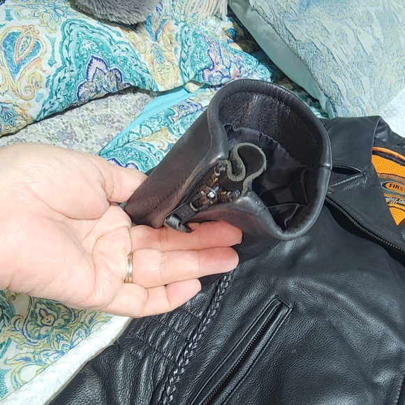 FIRST CLASSICS EUC WOMENS SZ M BLACK LEATHER BIKER HEAVY JACKET COAT - Picture 3 of 16